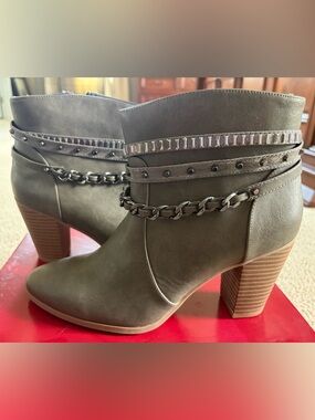 Jennifer Lopez Taupe Amber Booties